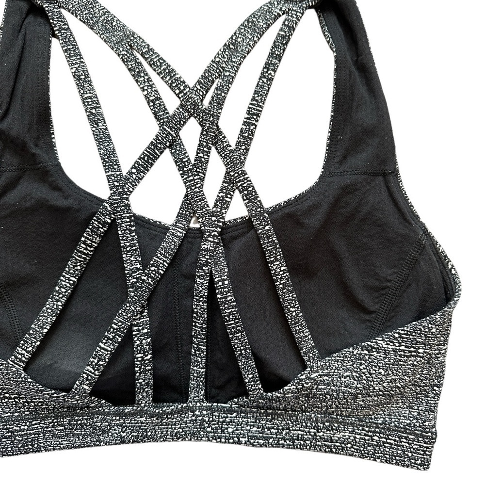 Lululemon Free To Be Serene Bra Size 6 | Salt  Alpine White Black - Picture 12 of 14